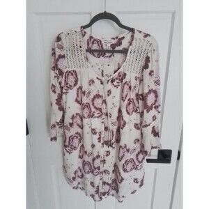WOMEN'S BILLABONG LONG SLEEVE DRESS SHIRT. SIZE SMALL PETITE. NEW!